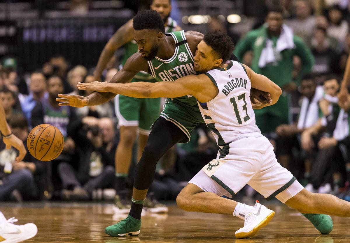 雄鹿轻取凯尔特人，布伦森高光表现