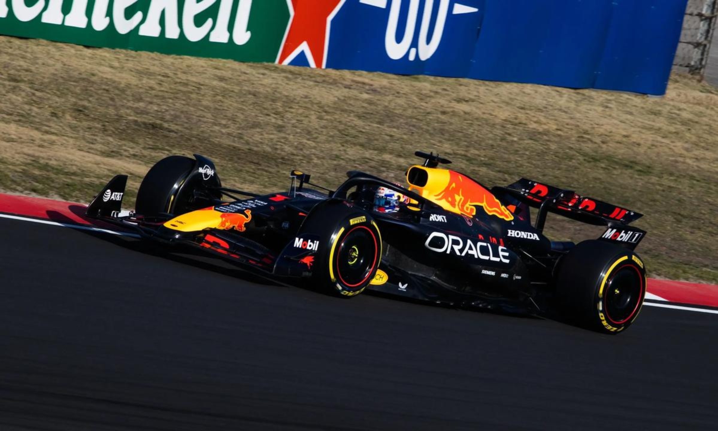 雷诺车队横扫红牛车队，维斯塔潘点燃赛场