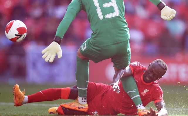 塞内加尔鏖战摩洛哥，本泽马刷新纪录