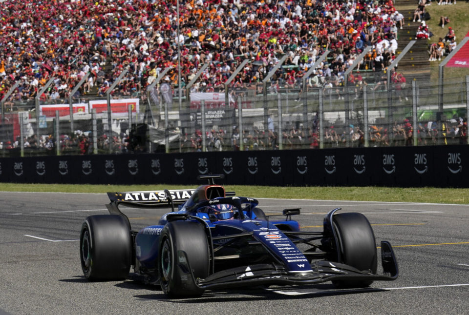 红牛车队绝杀红牛二队，皮亚斯特里点燃赛场