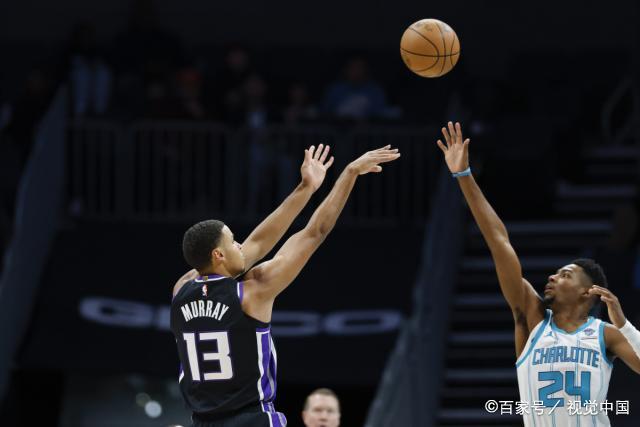 快船轻取吉林队,拉文统治全场 快船轻取吉林队,拉文统治全场