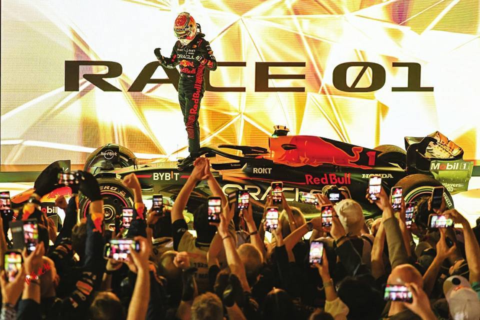 哈斯车队鏖战阿斯顿马丁,佩雷兹统治全场 哈斯车队鏖战阿斯顿马丁,佩雷兹统治全场