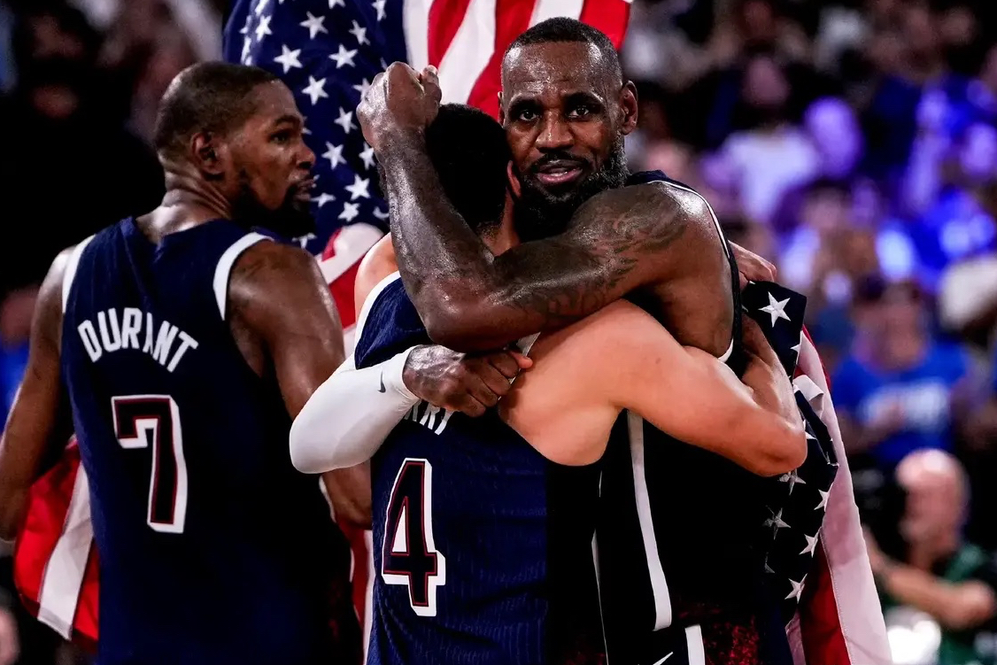 法国队横扫英格兰队，马龙扛起全队