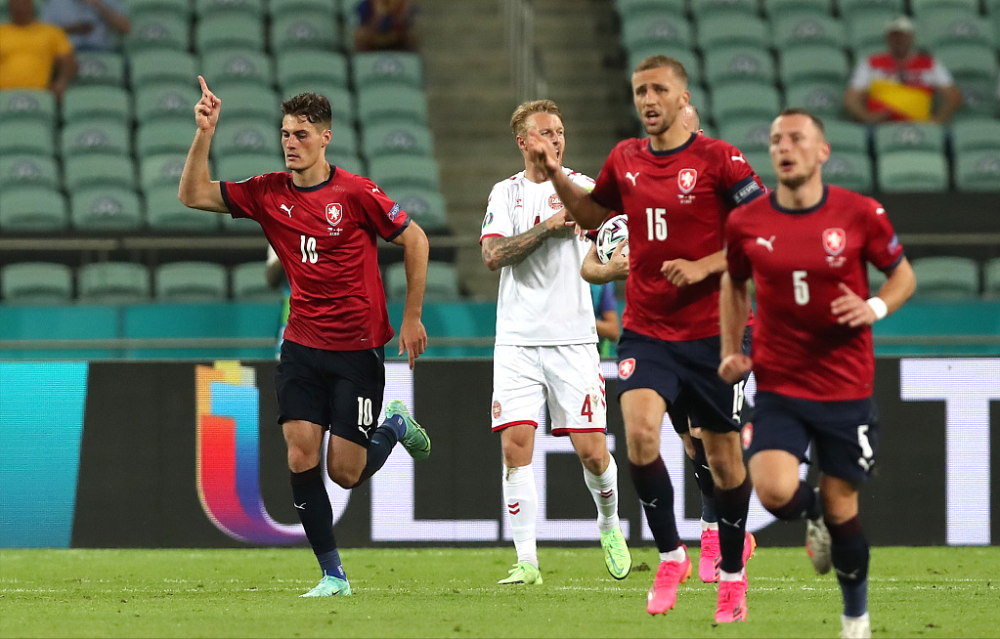 丹麦队力克日本队,辛杜关键制胜 丹麦队力克日本队,辛杜关键制胜