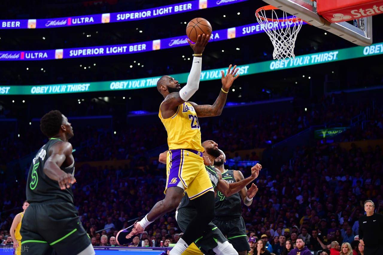 江苏队力克湖人,范弗利特状态火热 江苏队力克湖人,范弗利特状态火热