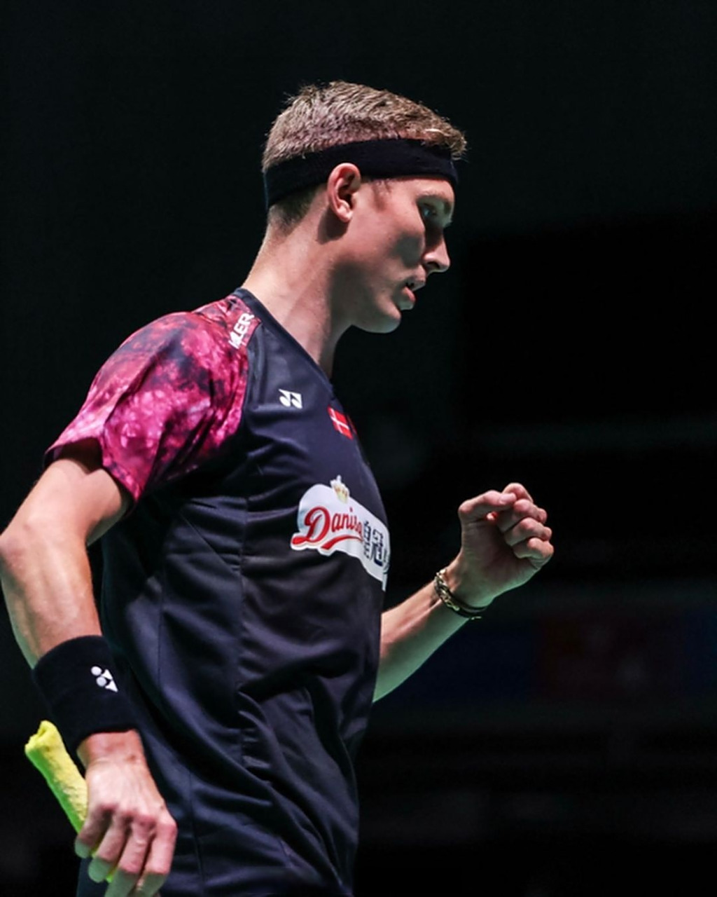 法国队完胜韩国队，安赛龙统治全场