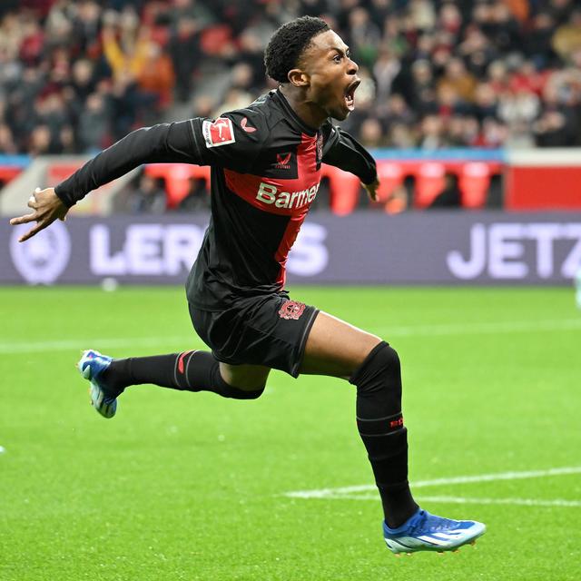 勒沃库森队成功击败对手迈向胜利之路