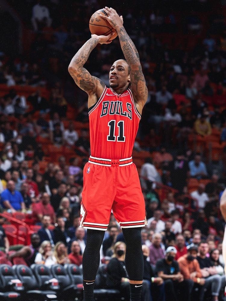 公牛队员因伤退出比赛,局势紧张 公牛队员因伤退出比赛,局势紧张