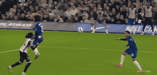 切尔西主场击败热刺，稳固前四位置