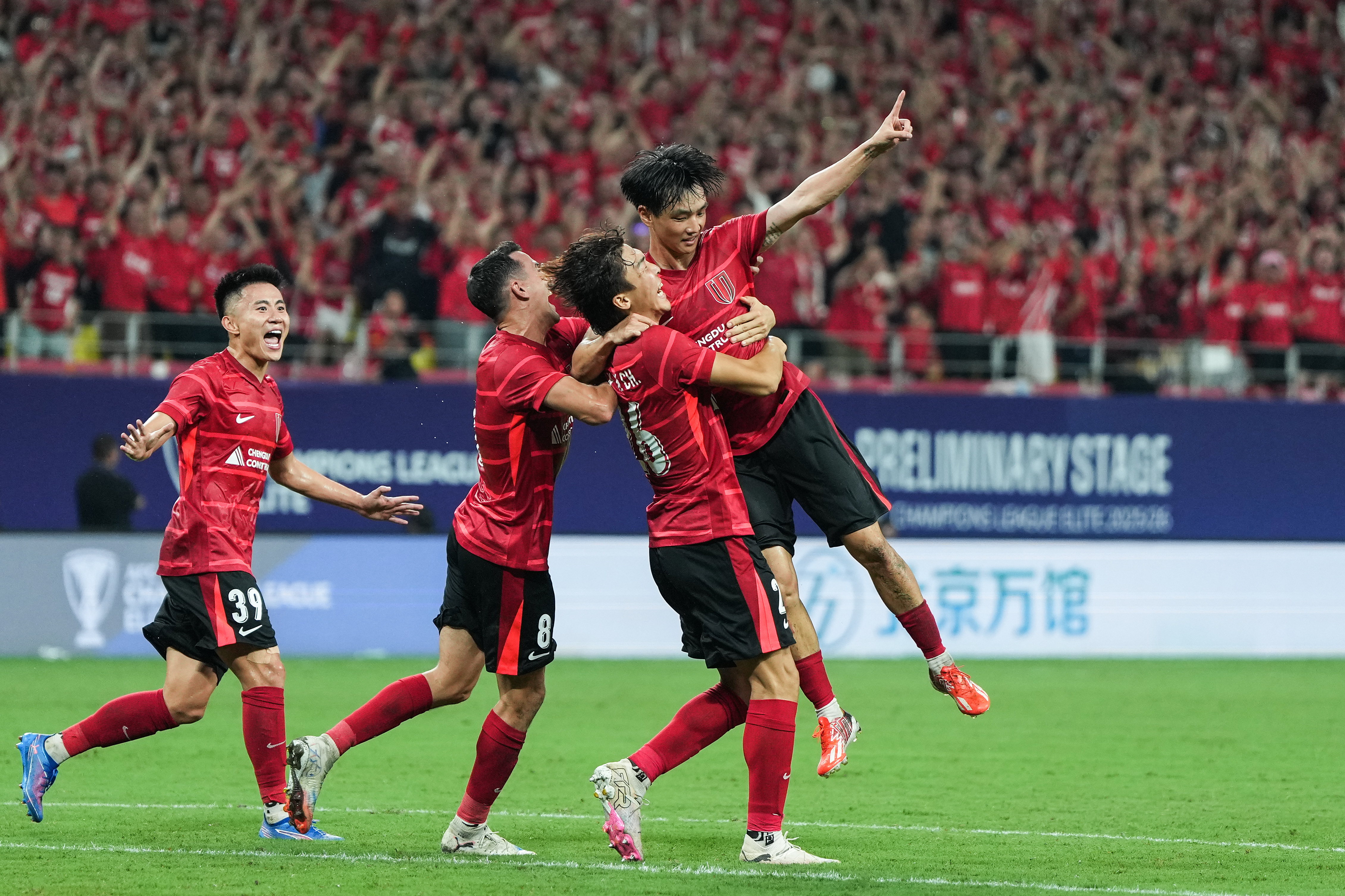 亚洲球队在国际足球比赛中闪耀光芒