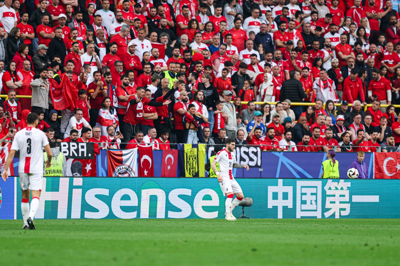 欧洲杯篮球锦标赛战罢，冠军问鼎