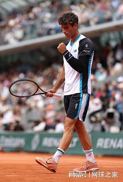 德国网球队爆冷欧洲网球队，西西帕斯统治全场