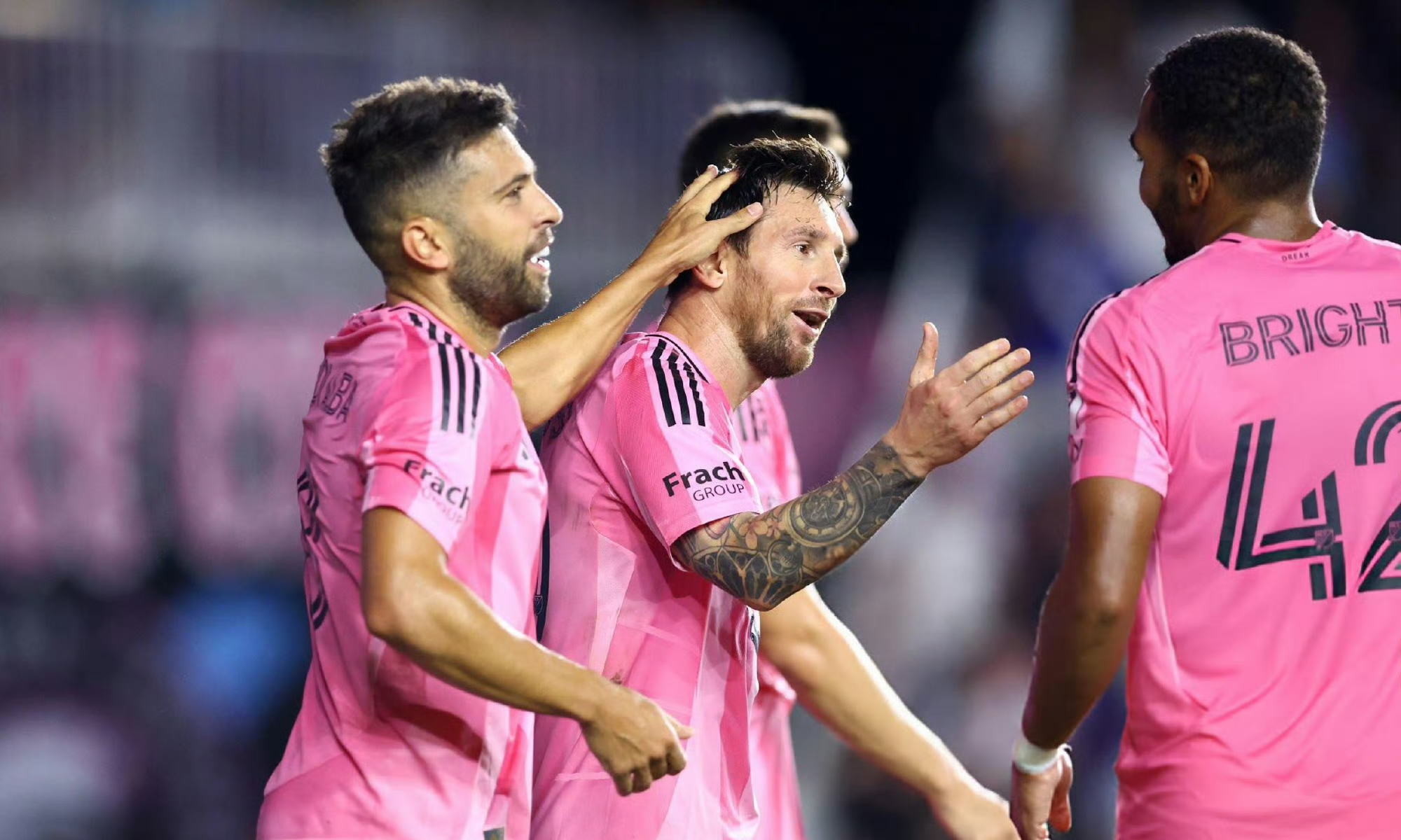 切尔西鏖战韩国，梅西统治全场