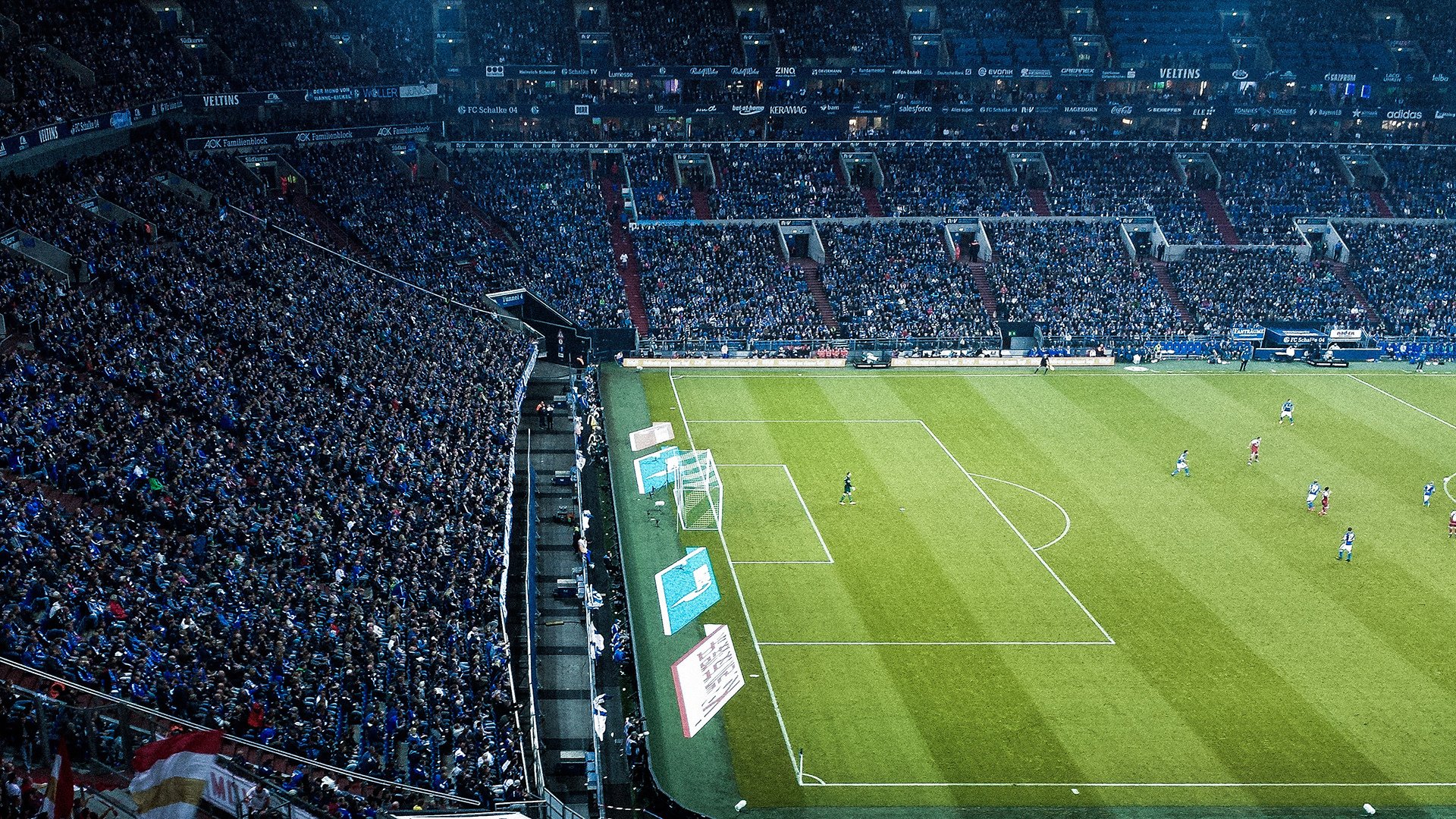 绿茵场上的奇迹，本泽马爆发与厄瓜多尔绝杀丹麦的双重启示